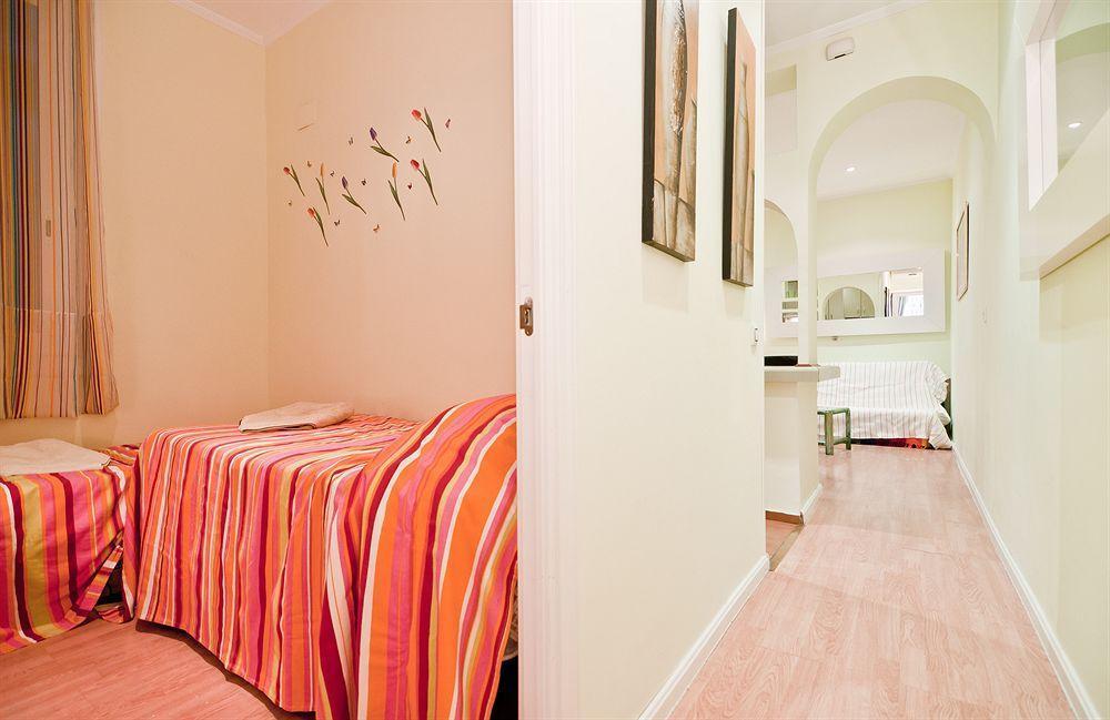 Apartamentos Aqui Me Quedo Мадрид Экстерьер фото