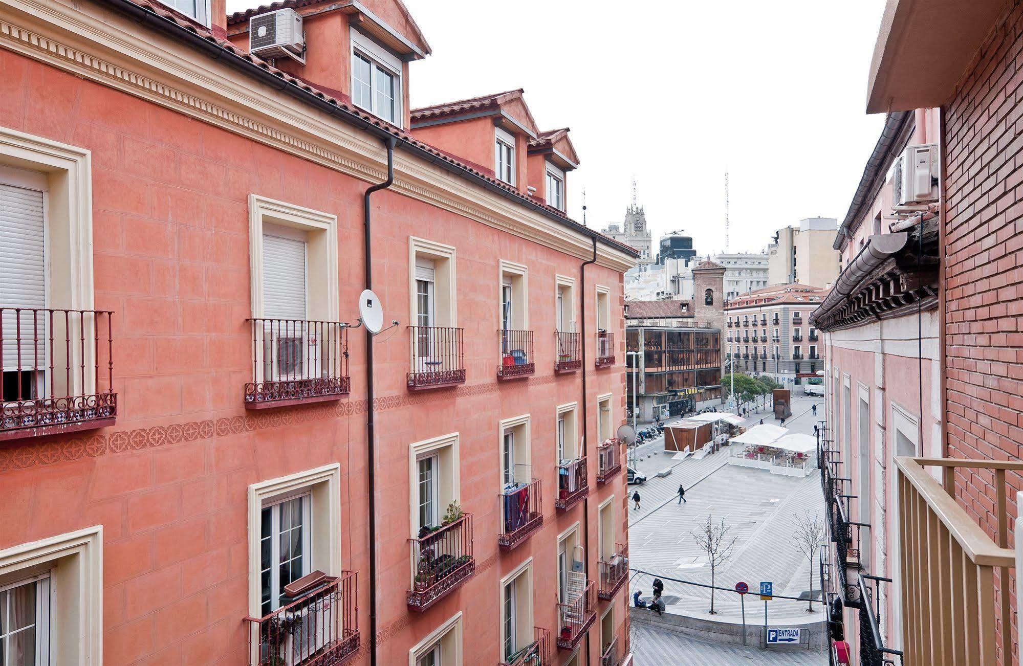 Apartamentos Aqui Me Quedo Мадрид Экстерьер фото