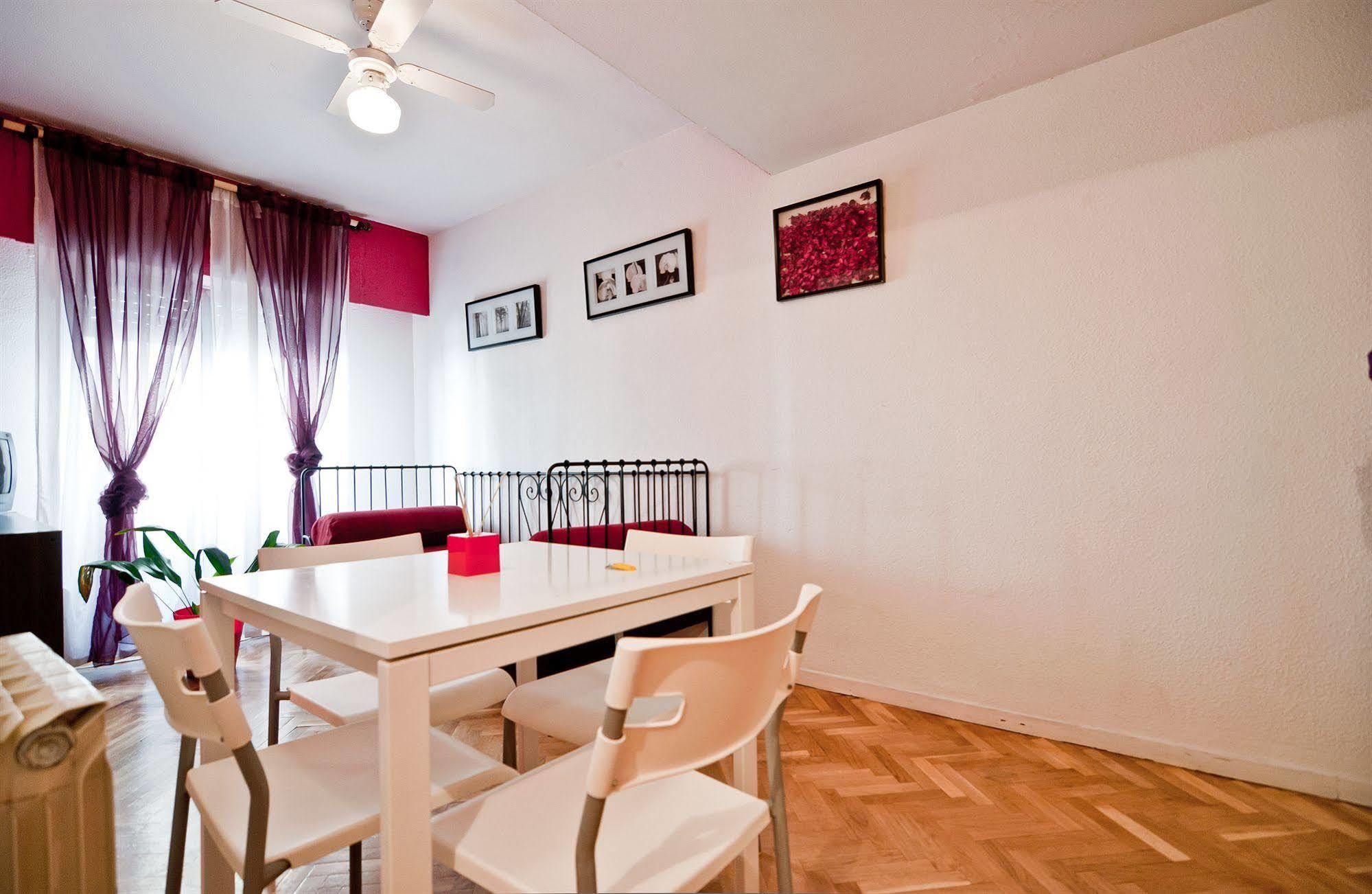 Apartamentos Aqui Me Quedo Мадрид Экстерьер фото