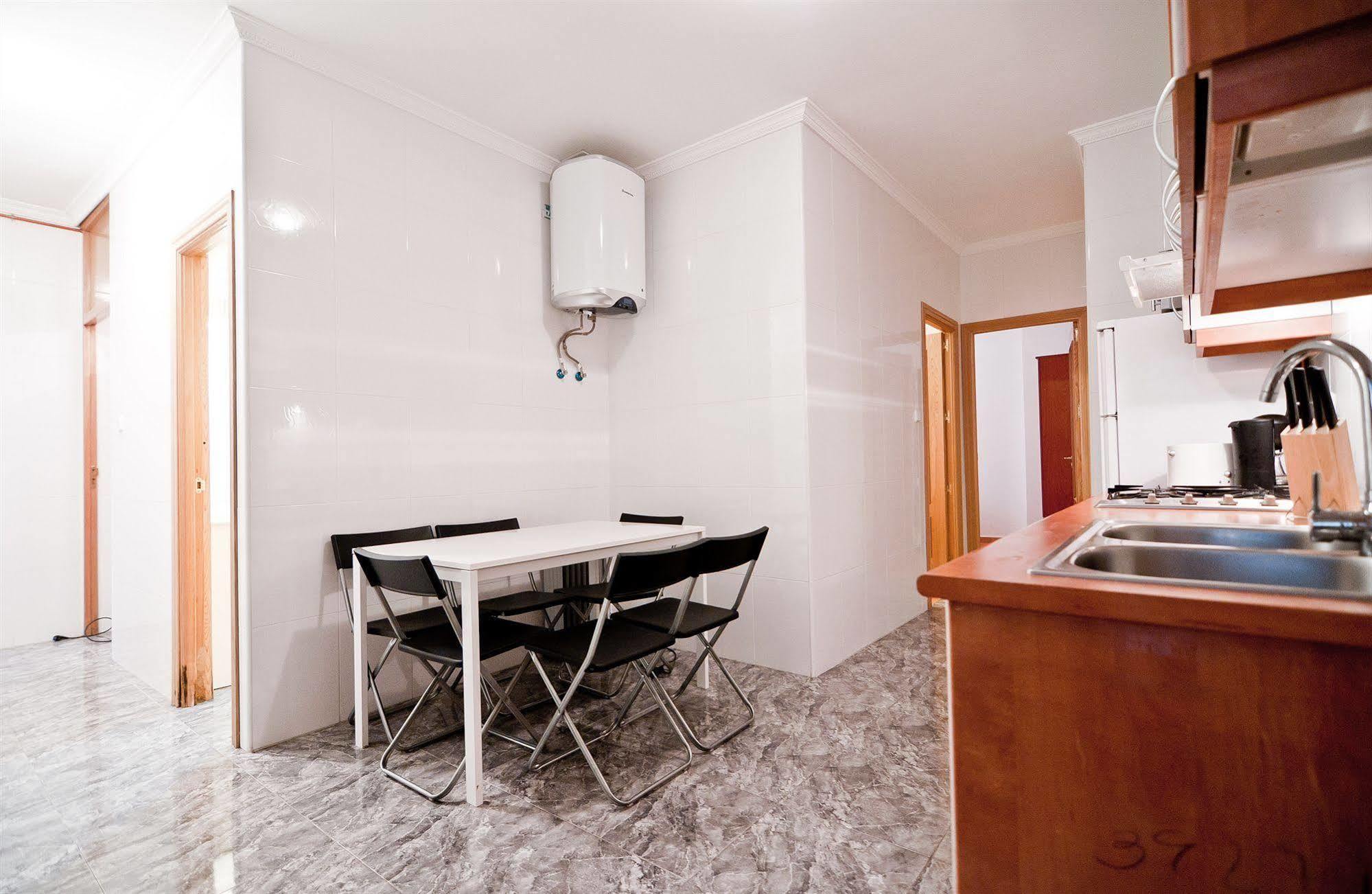 Apartamentos Aqui Me Quedo Мадрид Экстерьер фото