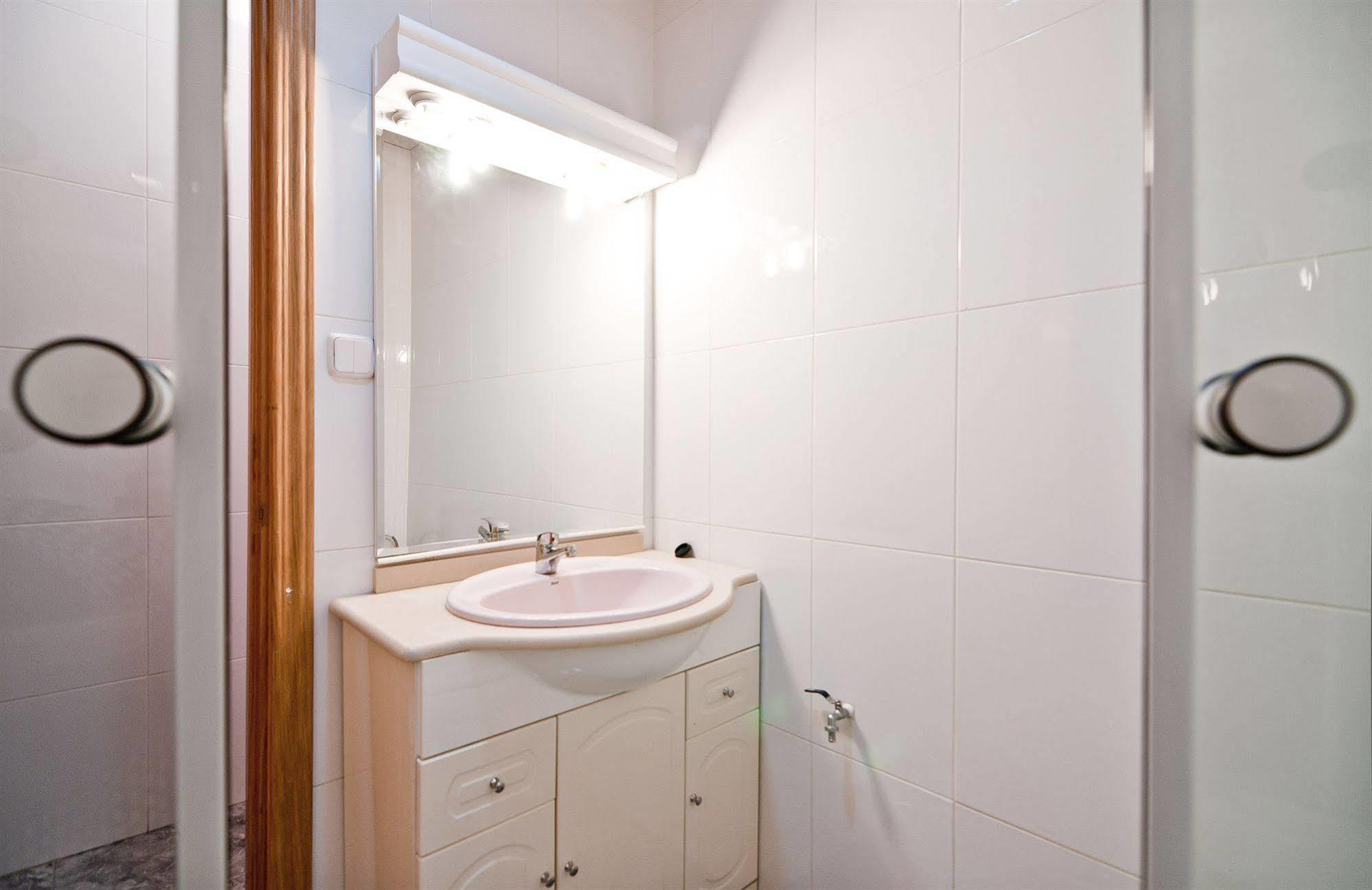 Apartamentos Aqui Me Quedo Мадрид Экстерьер фото