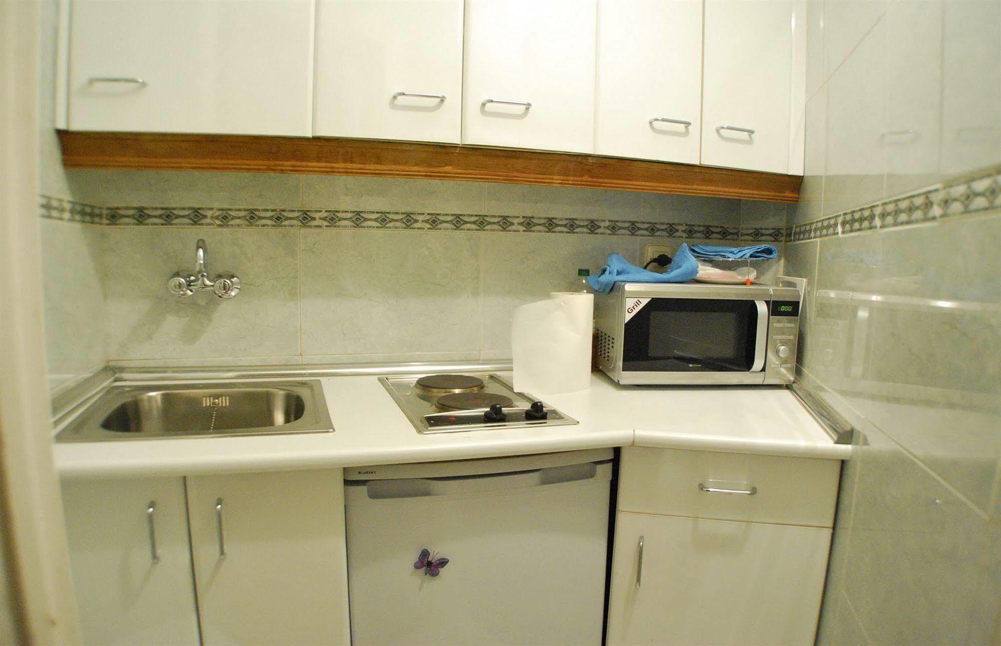 Apartamentos Aqui Me Quedo Мадрид Экстерьер фото